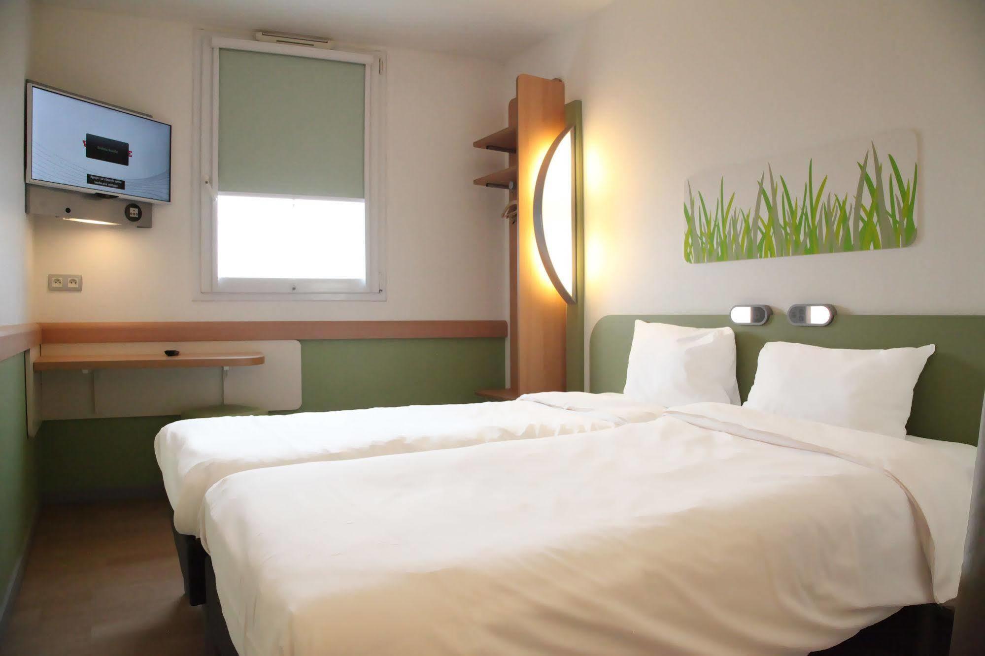 Ibis Budget Bayeux Exterior foto